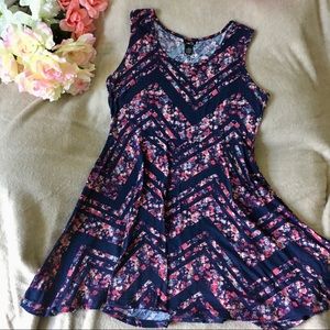Floral Print Chevron Sleeveless Dress